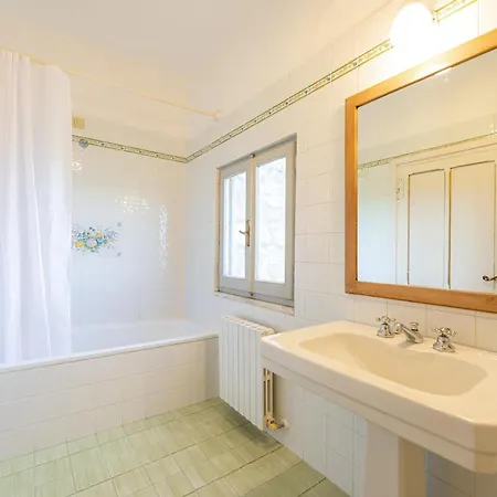 Casale Belvedere - Salt Pool And Garden ゲストハウス